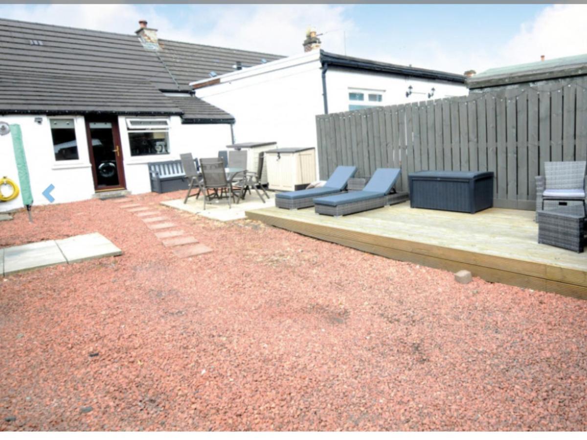 Cheerful One Bedroom Cottage With Parking Space. Glasgow Exterior foto